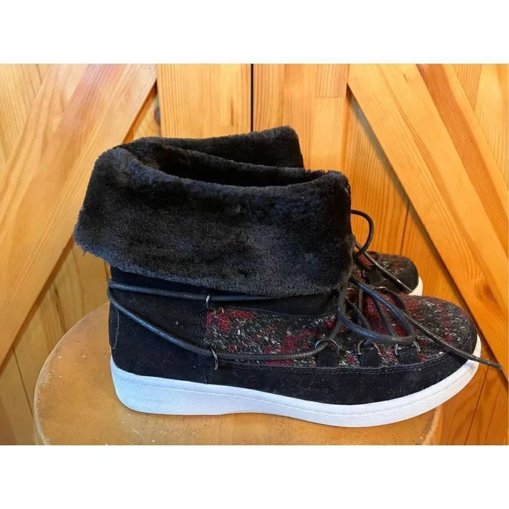 Muk Luks Colleen Black Boot Size 9